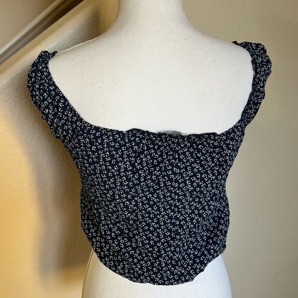 Brandy Melville cinched waist, floral top - Picture 5 of 7